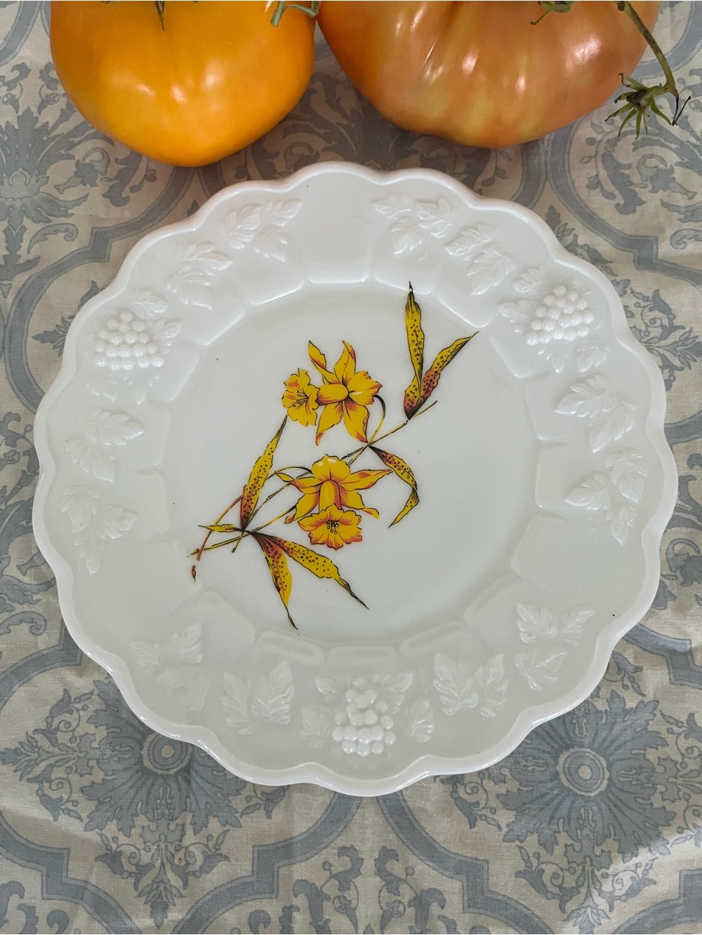 Westmoreland daffodil hand painted plate